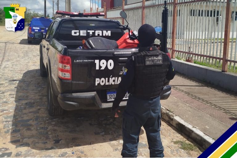 Polícia recupera motocicleta abandonada em Simão Dias