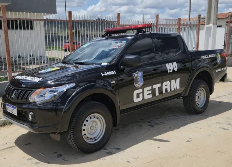 Polícia Militar entrega nova viatura ao Getam em Simão Dias
