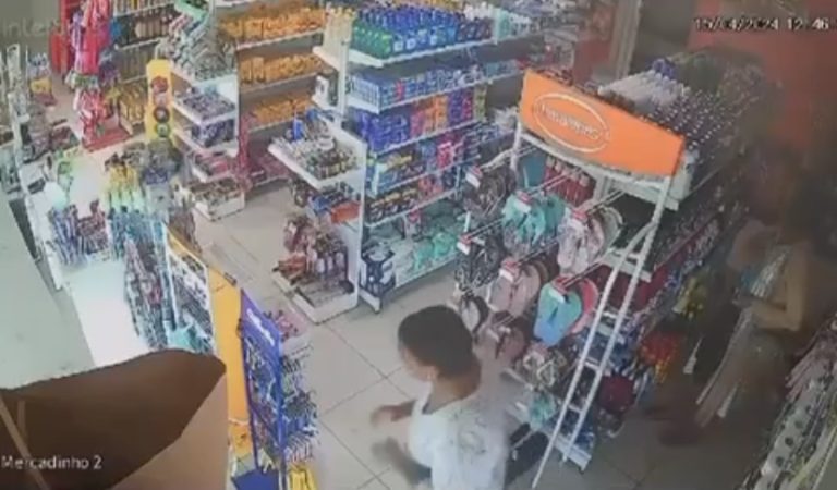 Mulheres são flagradas furtando mercadinho em Lagarto