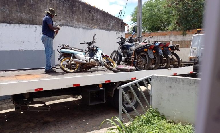 Polícia Civil retira 50 motocicletas do pátio da Delegacia de Poço Verde