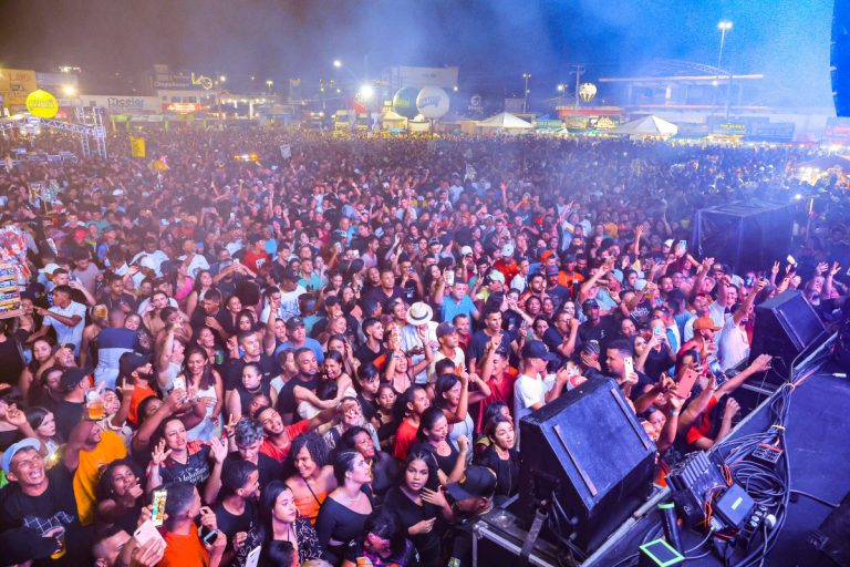 FETRAL reúne multidão na Praça do Tanque Grande de Lagarto