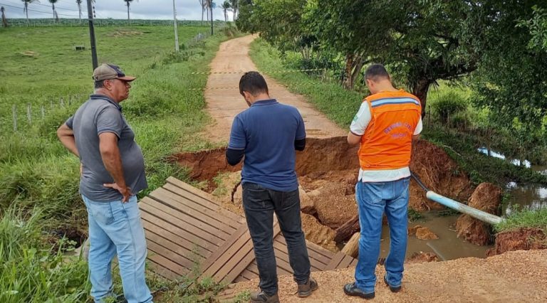 Defesa Civil é acionada para verificar ponte arrastada pelas chuvas em Salgado