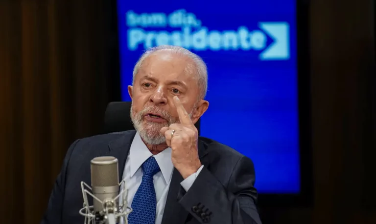 Lula exalta trabalho de voluntários no RS e condena fake news