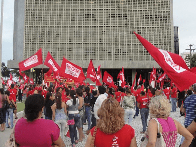 Mesmo com impedimento judicial, professores estaduais de SE paralisam atividades