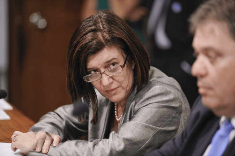 Conselho da Petrobras aprova nome de Magda Chambriard para presidência da estatal