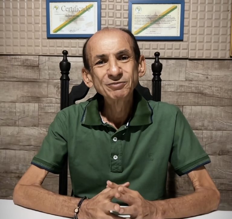Valmir Monteiro segue internado após procedimento médico