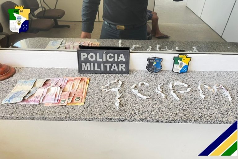Polícia prende foragido da Justiça e apreende drogas em Simão Dias