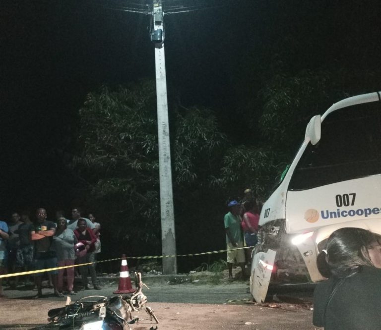 Motociclista morre ao bater de frente com micro ônibus na SE-100