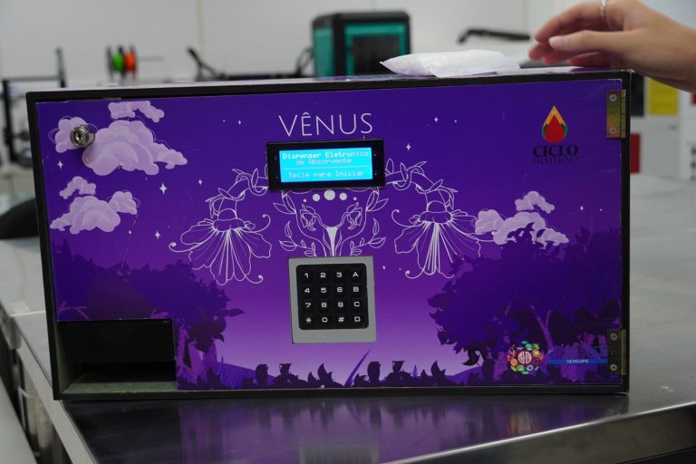 SergipeTec desenvolve dispensador eletrônico de absorventes para escolas públicas
