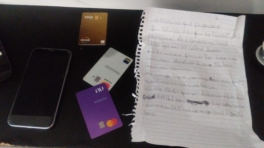 Carta manuscrita e objetos furtados são devolvidos a casa invadida