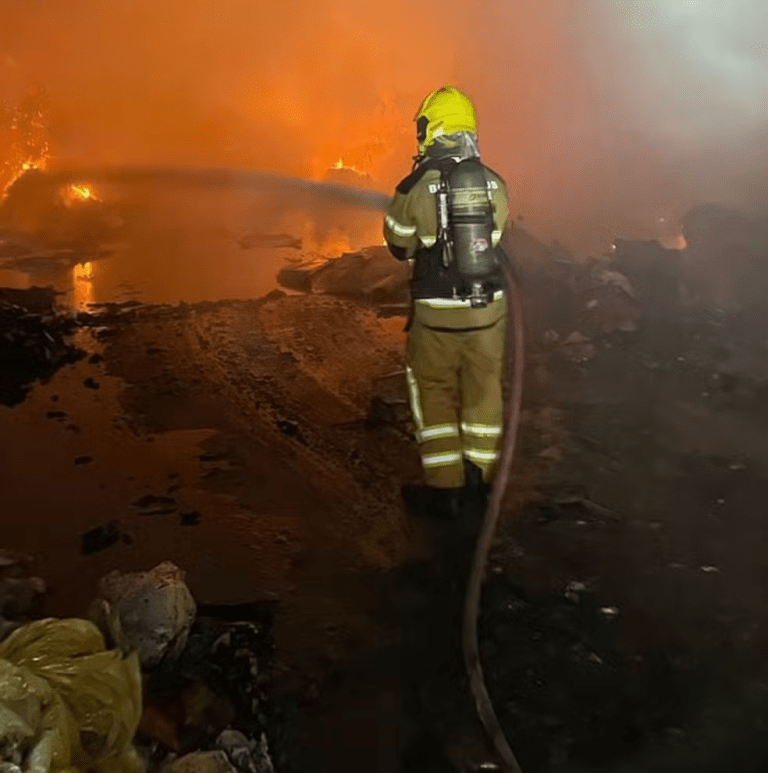 Incêndio atinge galpão com material reciclável em Nossa Senhora do Socorro