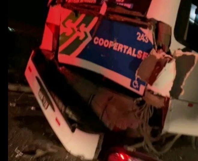 Acidente envolvendo cinco veículos deixa um ferido na BR-235 em Sergipe
