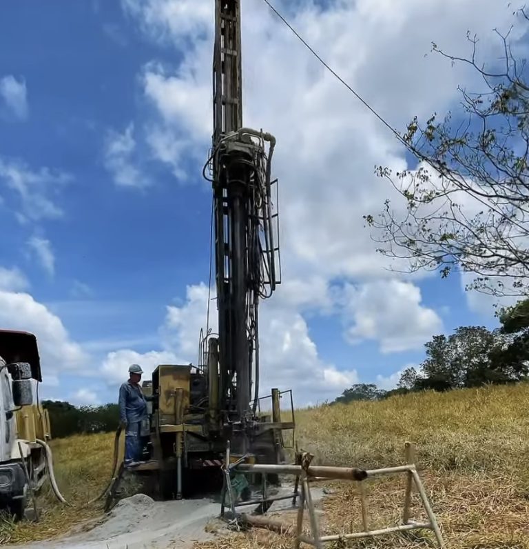 Prefeitura inicia construção de dois Poços Artesianos em Riachão do Dantas