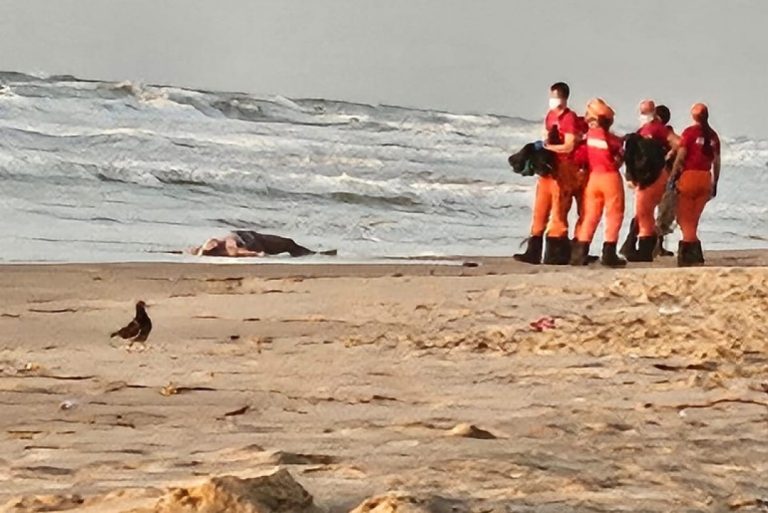 Corpo é Encontrado na Praia de Atalaia