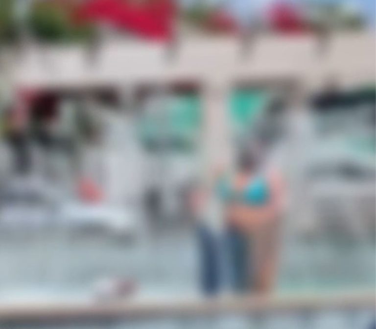 Mulher é flagrada tomando banho na Fonte Luminosa de Lagarto