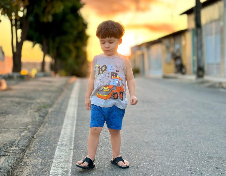 Mãe pede ajuda para custear cirurgia do filho de dois anos