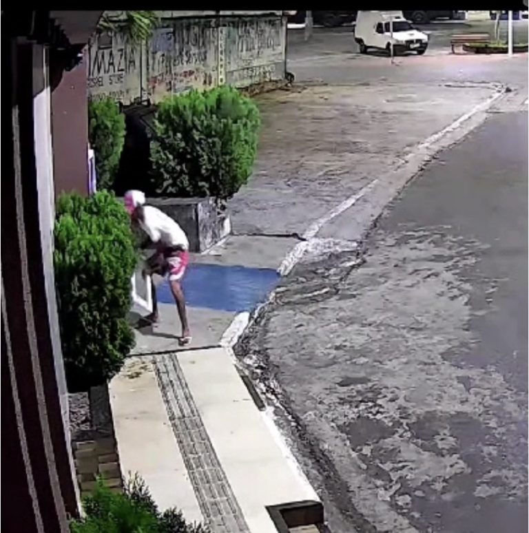 Homem furta grade de alumínio de igreja em Lagarto