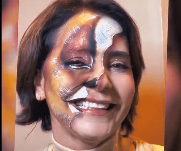 Emília Corrêa comemora vitória com música Gospel e maquiagem de leão