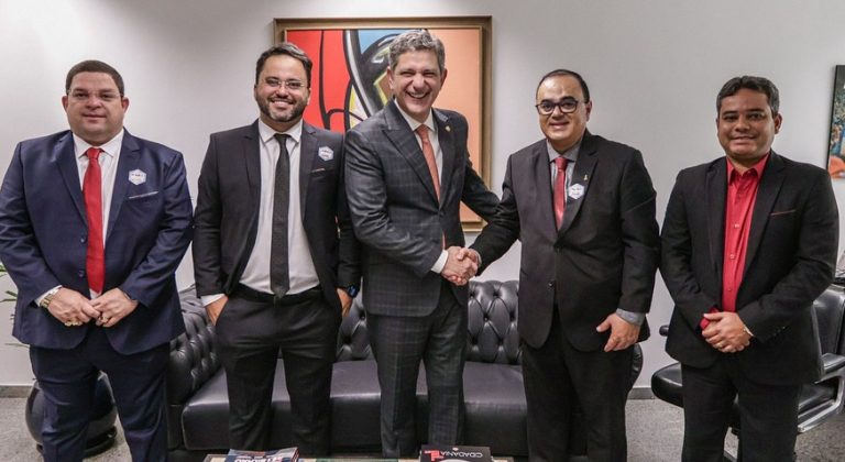 Prefeito Cristiano Viana cumpre agenda em Brasília e busca investimentos para Simão Dias