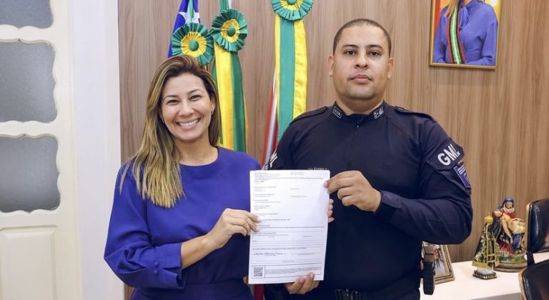 Hilda oficializa entrega de novas viaturas para a GML