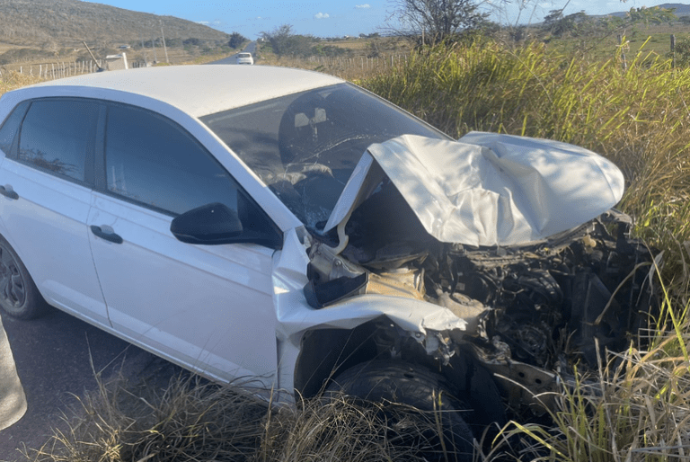 Colisão entre dois veículos termina com fuga de um condutor em Lagarto