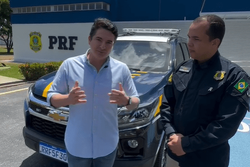 Deputado Gustinho Ribeiro entrega nova viatura para reforçar a PRF