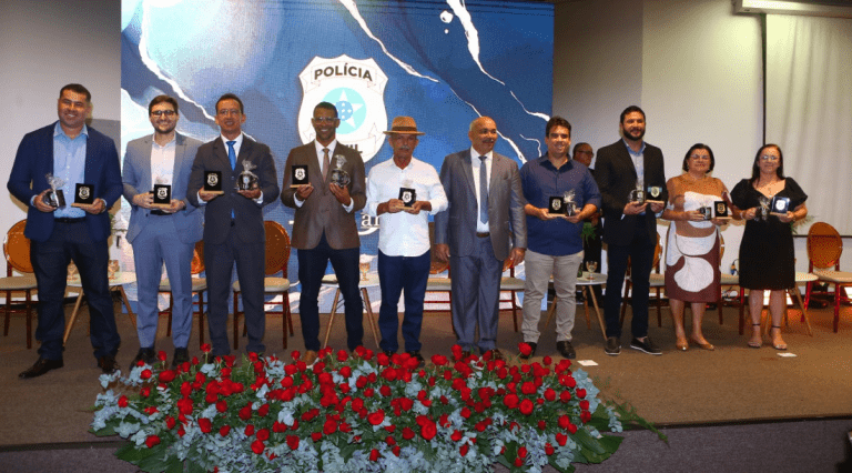 Polícia Civil celebra 135 anos com entrega de honrarias e medalhas