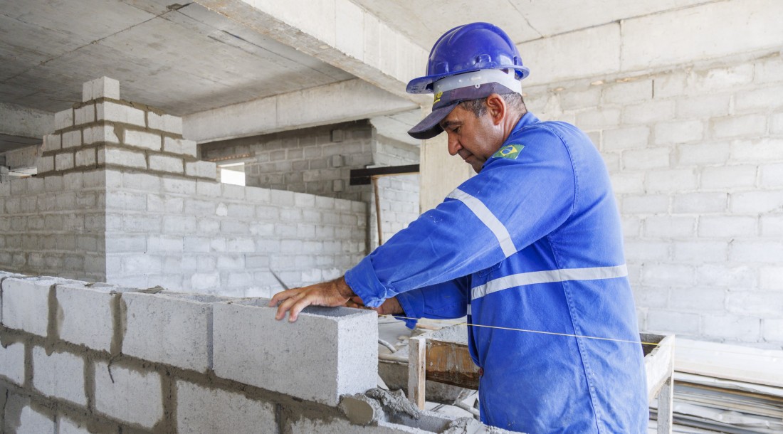 Das vagas disponíveis, sete são para pedreiro / Foto: Igor Matias