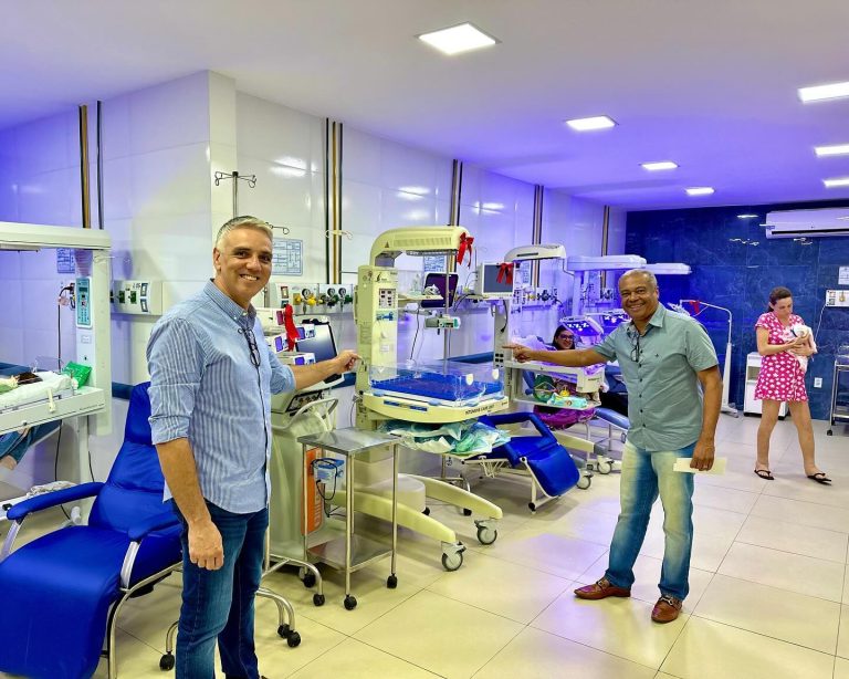 Fábio Reis entrega mais de 40 equipamentos à Maternidade Zacarias Júnior em Lagarto