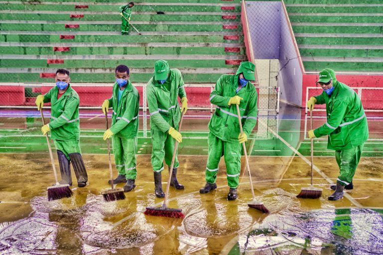 Prefeitura de Lagarto realiza limpeza do Ribeirão