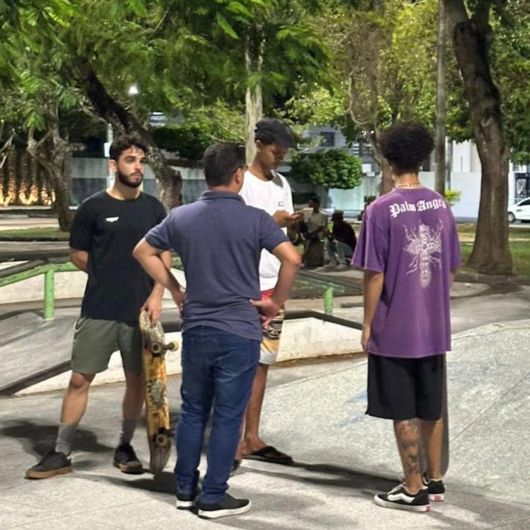 Skatistas de Lagarto recebem visita do Secretário de Esportes para tratar da recuperação da pista de skate