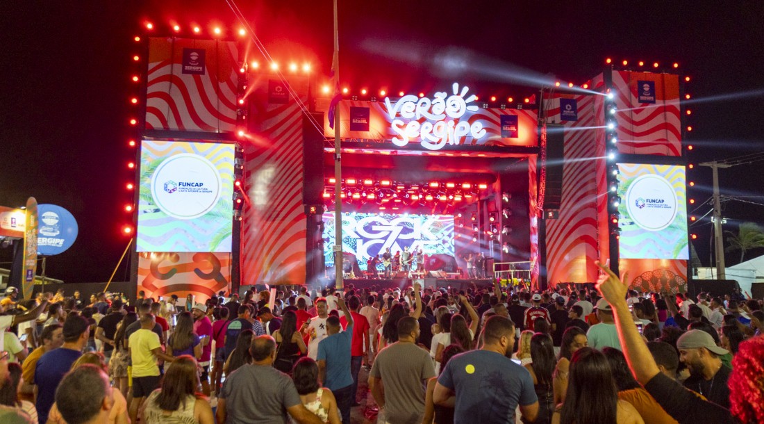 Verão Sergipe na Caueira em 2024 arrastou grande público que foi curtir as atrações musicais e, durante o dia, participar das atividades esportivas / Foto: Igor Matias