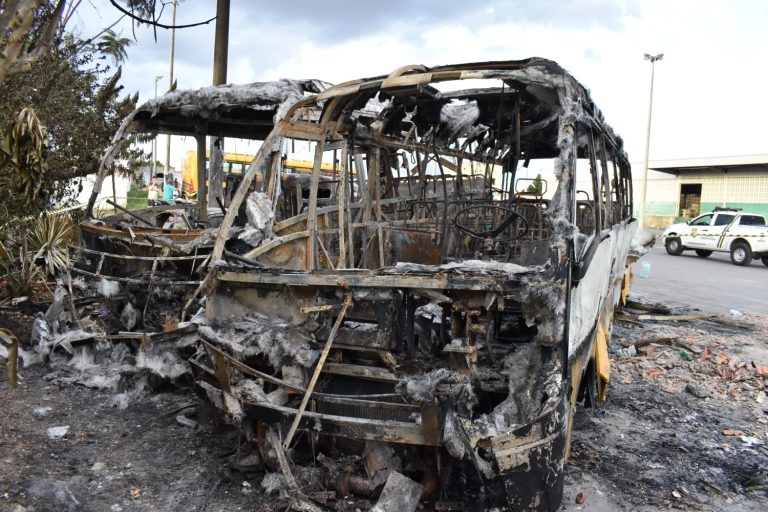 Polícia Científica investiga incêndio que destruiu veículos da Prefeitura de Poço Verde