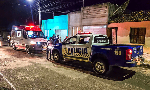 Mulher esfaqueia companheiro em Campo do Brito