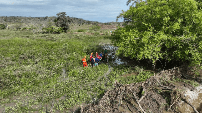 Corpo de Bombeiros conclui resgate de três vítimas de rompimento em rodovia em Capela