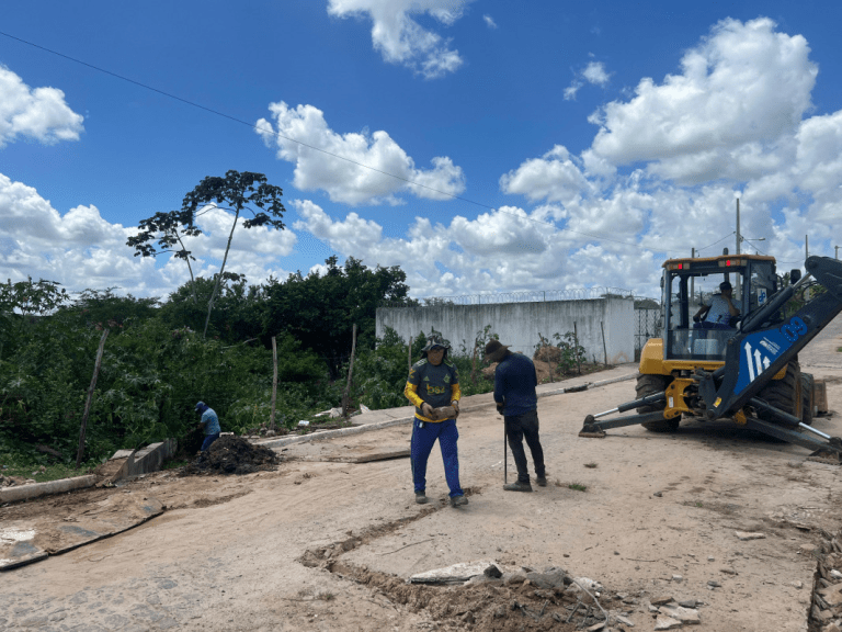 Prefeitura de Lagarto intensifica desobstrução e limpeza no bairro Loiola II como parte do Mutirão Pós-Chuvas