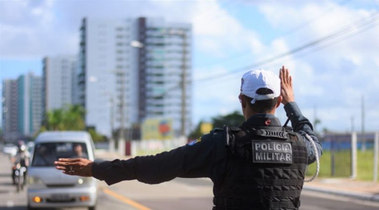 Polícia de Trânsito orienta pais e responsáveis na volta às aulas