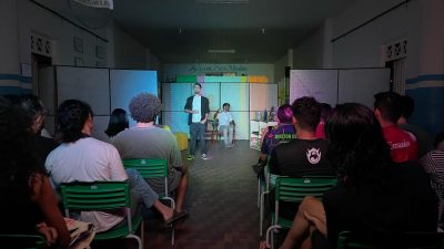 Lagartenses prestigiam o espetáculo “Olhos Bonitos, Quadros Feios”