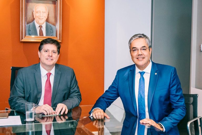 Prefeito Sérgio é recebido por Baleia Rossi durante agenda em Brasília