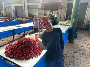 Feirantes de Lagarto celebram substituição das bancas da feira do Mercado