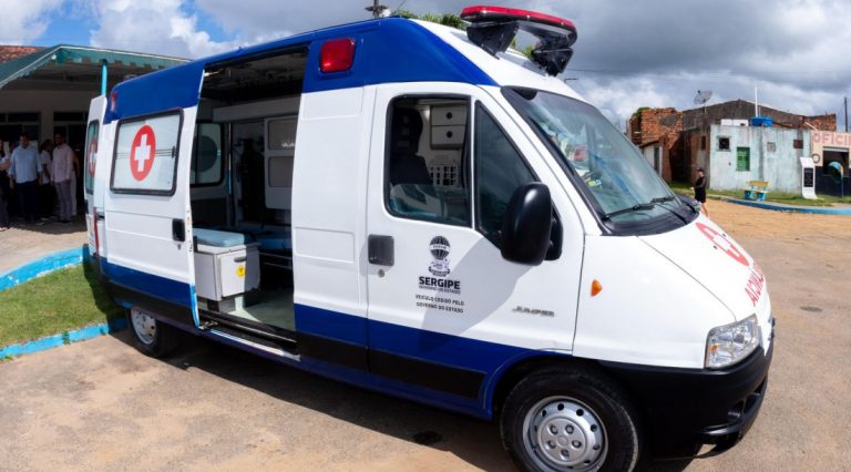 População de Riachão do Dantas recebe ambulância inter-hospitalar