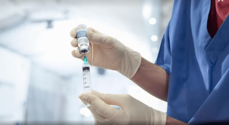 Vacinação contra a dengue acontece neste sábado em oito municípios de Sergipe