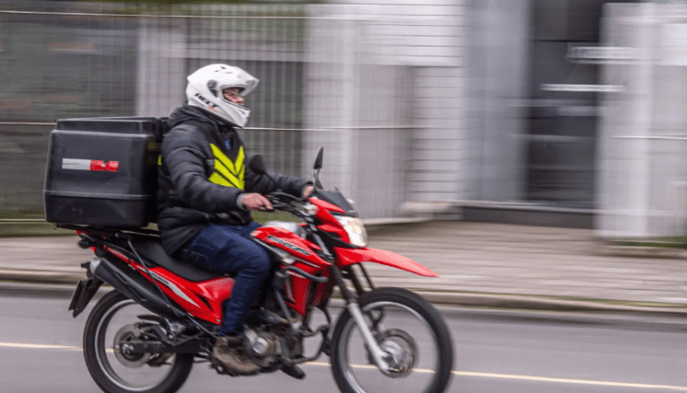 Entregadores de aplicativos anunciam greve para hoje em todo Brasil