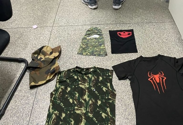 Operação apreende celular e trajes militares em investigação sobre apologia ao nazismo em Simão Dias