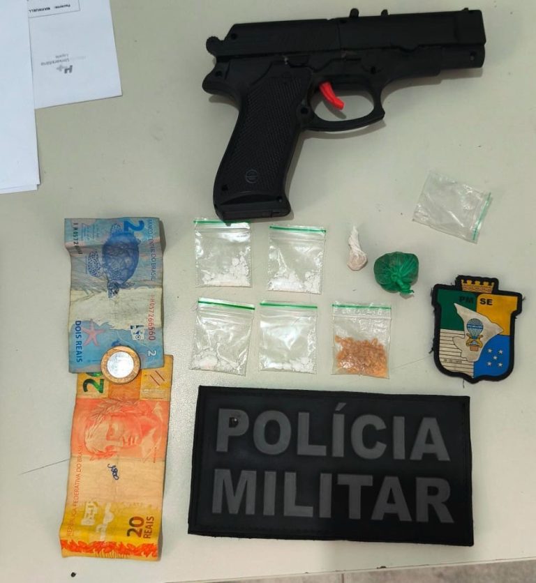 Homem com simulacro de arma de fogo é preso por tráfico de droga em Lagarto