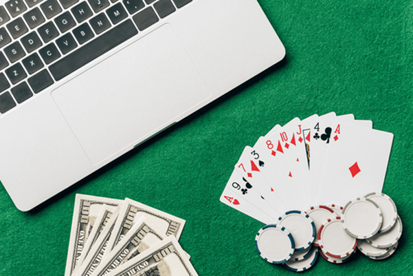 Jogar poker online: desafios e oportunidades