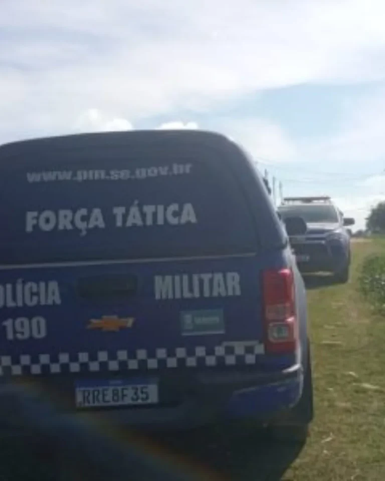 Mãe acorrenta filha dentro de casa para impedir fuga com namorado em SE