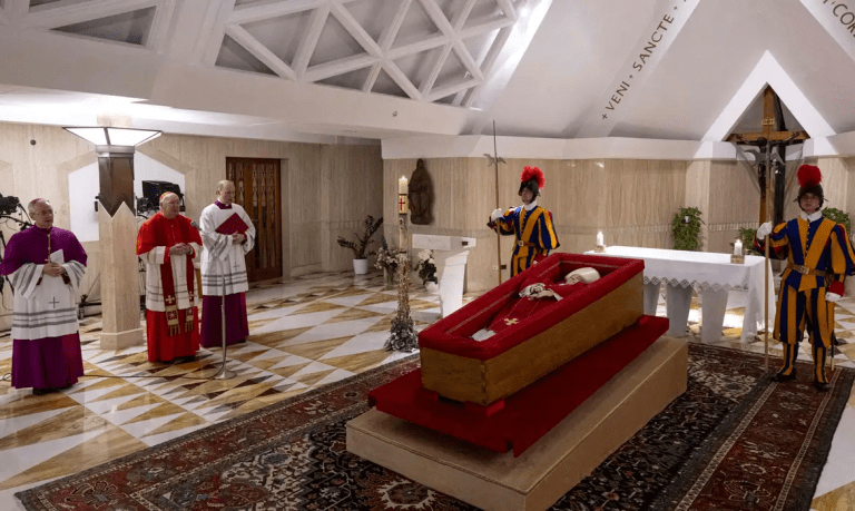 Morte do papa Francisco: “Tudo aconteceu muito rápido”, diz Vaticano