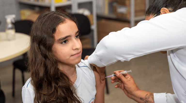 Sergipe lança estratégia de vacinação nas escolas públicas com foco em crianças e adolescentes