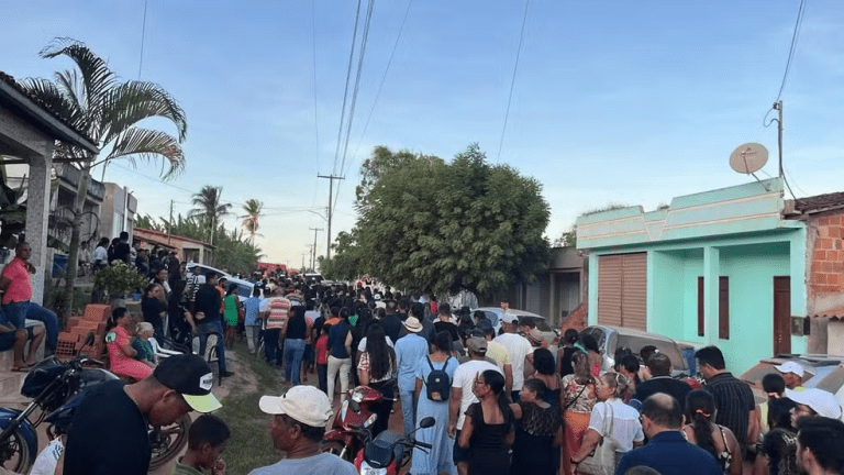 Comoção marca sepultamento de Wesley Araújo,  jovem de 13 anos morto em acidente em Dores